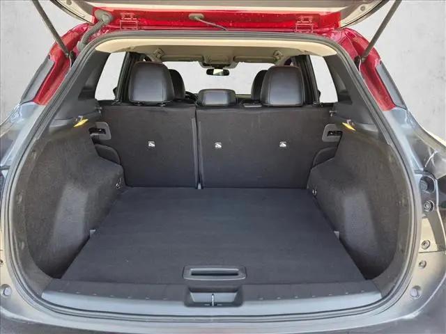 2025 Nissan Kicks SR FWD