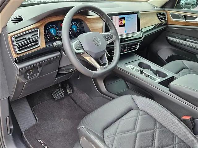 2024 Volkswagen Atlas 2.0T SE