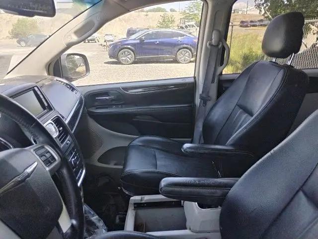 2014 Chrysler Town & Country Touring