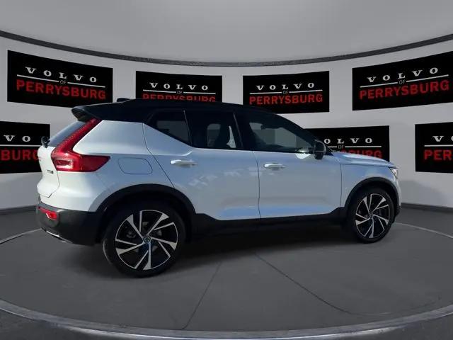 2020 Volvo XC40 T5 R-Design