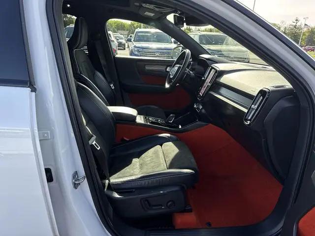 2020 Volvo XC40 T5 R-Design