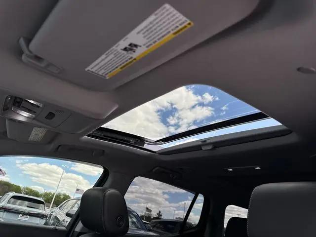 2023 GMC Acadia AWD SLT