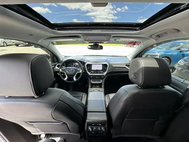 2023 GMC Acadia AWD SLT