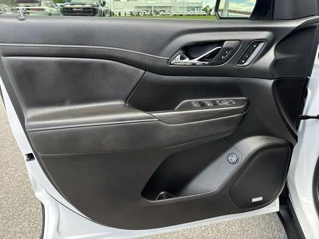 2023 GMC Acadia AWD SLT