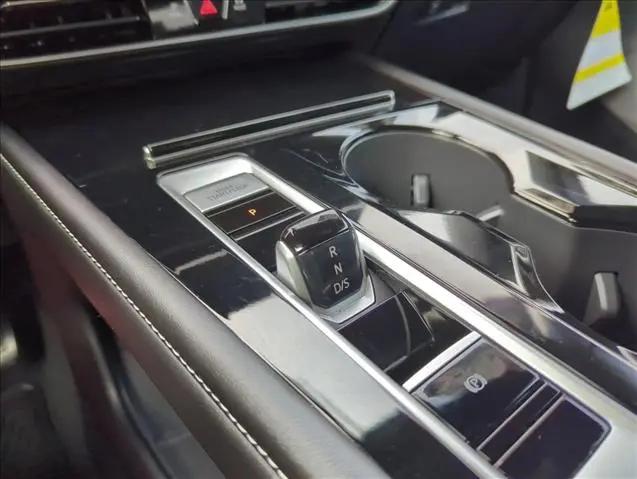 2025 Volkswagen Atlas Cross Sport 2.0T SEL Premium R-Line