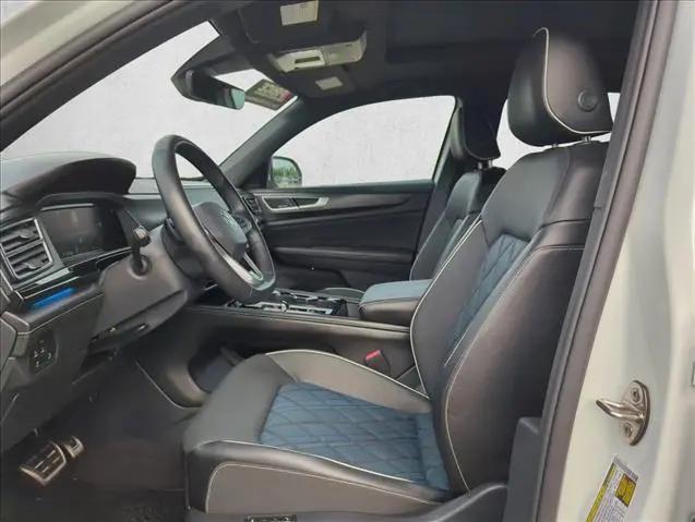 2025 Volkswagen Atlas Cross Sport 2.0T SEL Premium R-Line