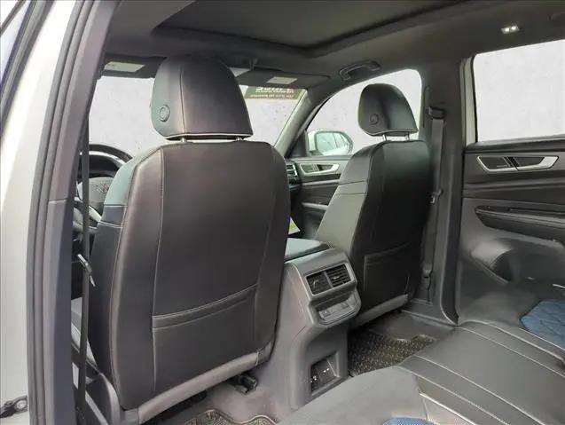 2025 Volkswagen Atlas Cross Sport 2.0T SEL Premium R-Line