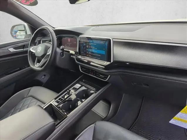 2025 Volkswagen Atlas Cross Sport 2.0T SEL Premium R-Line