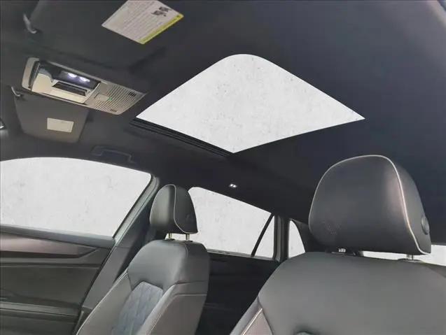 2025 Volkswagen Atlas Cross Sport 2.0T SEL Premium R-Line