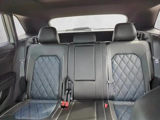 2025 Volkswagen Atlas Cross Sport 2.0T SEL Premium R-Line