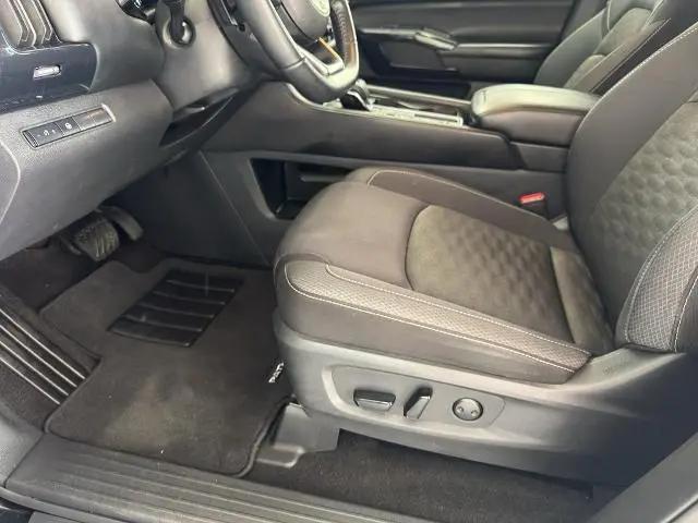 2024 Nissan Pathfinder SV FWD