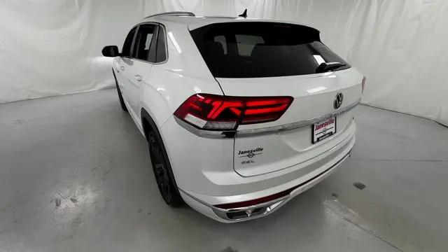 2022 Volkswagen Atlas Cross Sport 2.0T SEL R-Line