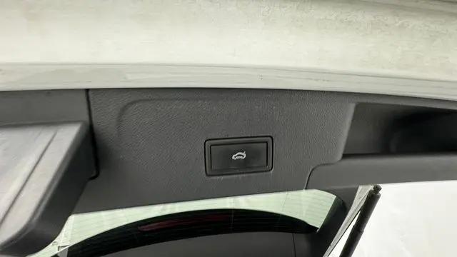 2022 Volkswagen Atlas Cross Sport 2.0T SEL R-Line