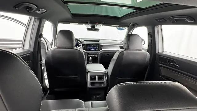 2022 Volkswagen Atlas Cross Sport 2.0T SEL R-Line
