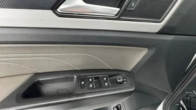 2022 Volkswagen Atlas Cross Sport 2.0T SEL R-Line