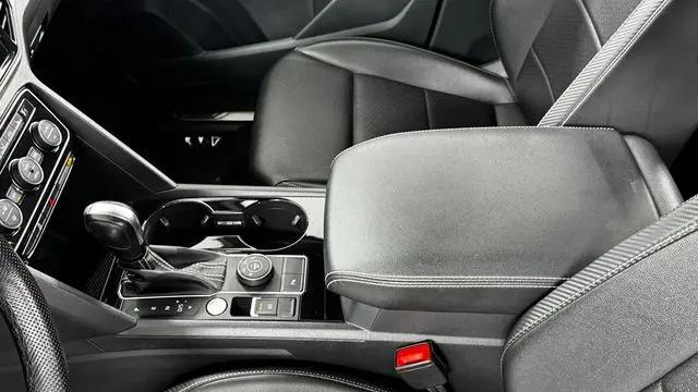 2022 Volkswagen Atlas Cross Sport 2.0T SEL R-Line