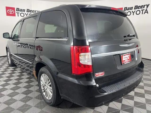 2013 Chrysler Town & Country Touring-L