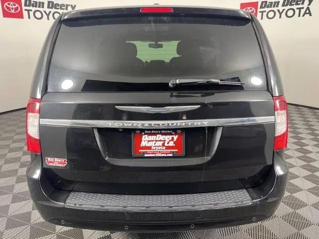 2013 Chrysler Town & Country Touring-L