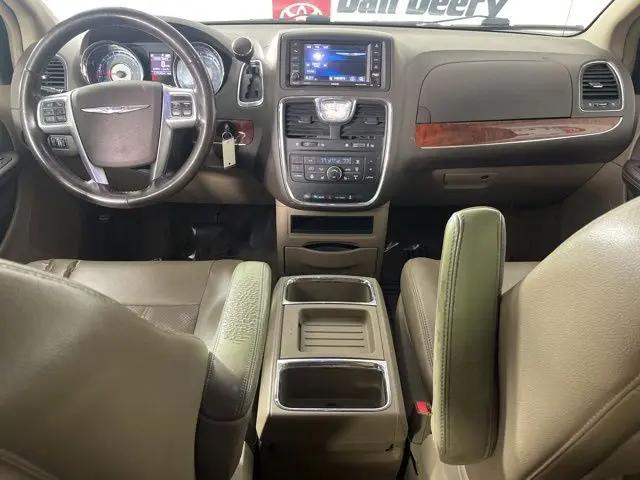 2013 Chrysler Town & Country Touring-L