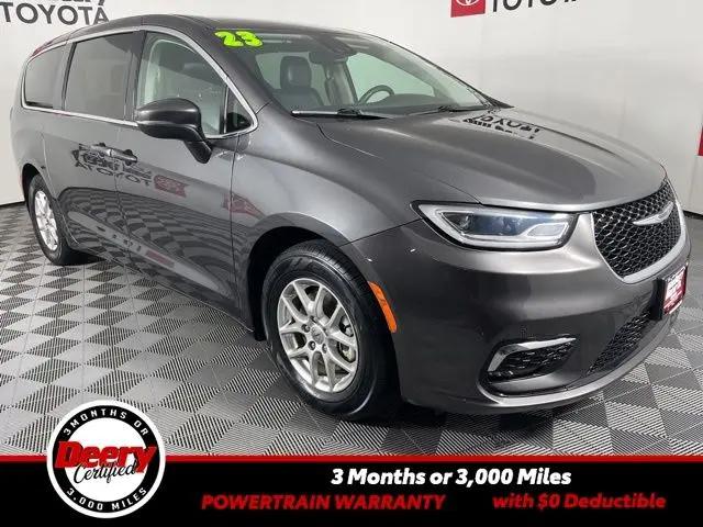 2023 Chrysler Pacifica Touring L for sale in Cedar Falls, IA