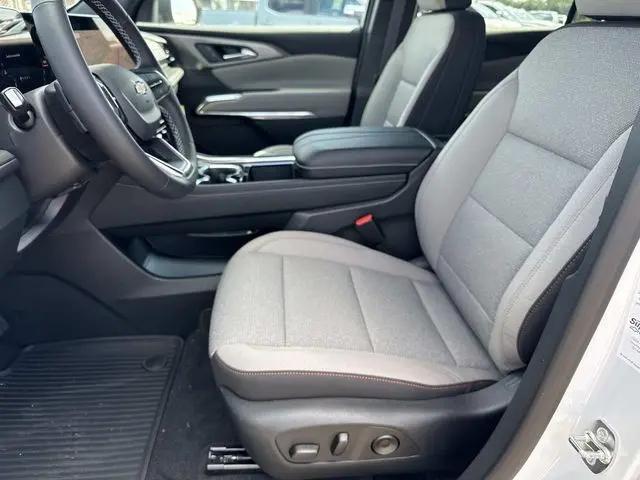 2026 Chevrolet Traverse FWD LT