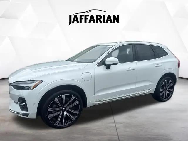 2023 Volvo XC60 Recharge T8 Ultimate Bright Theme