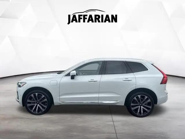 2023 Volvo XC60 Recharge T8 Ultimate Bright Theme