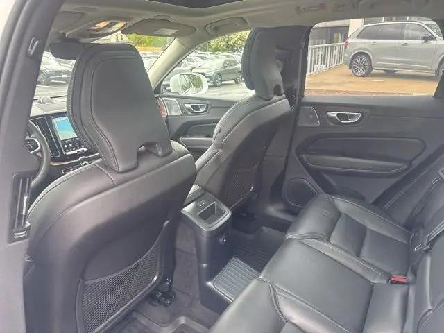 2023 Volvo XC60 Recharge T8 Ultimate Bright Theme