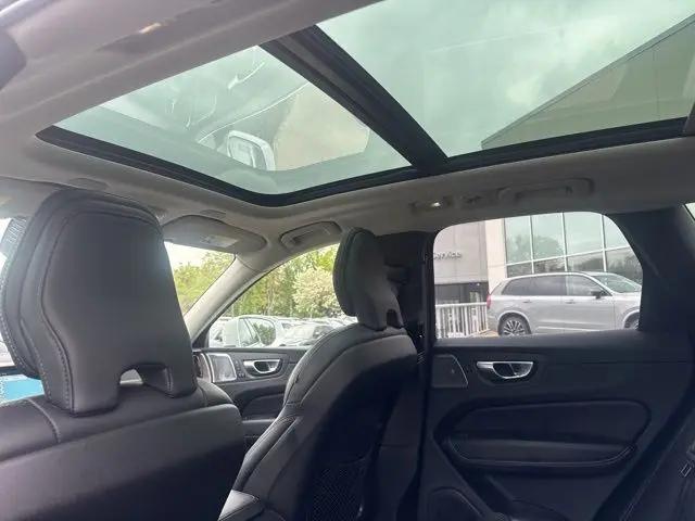 2023 Volvo XC60 Recharge T8 Ultimate Bright Theme