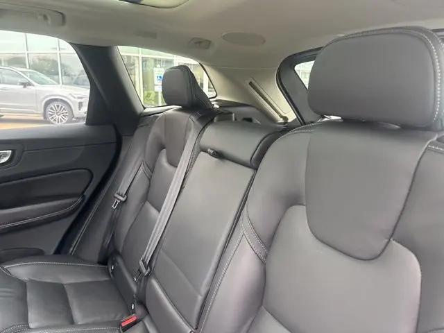 2023 Volvo XC60 Recharge T8 Ultimate Bright Theme