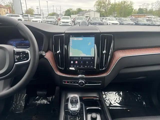 2023 Volvo XC60 Recharge T8 Ultimate Bright Theme