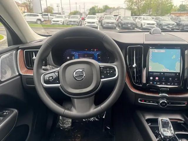 2023 Volvo XC60 Recharge T8 Ultimate Bright Theme