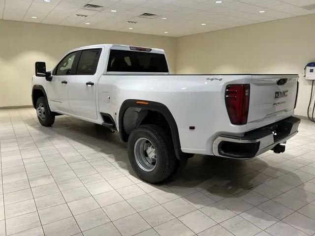 2026 GMC Sierra 3500HD Crew Cab, Long Bed, Pro Dual Rear Wheel, 4WD