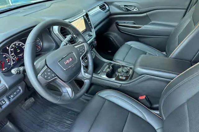 2023 GMC Acadia AWD AT4