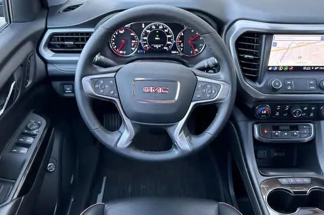2023 GMC Acadia AWD AT4