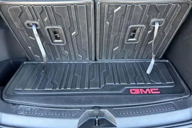 2023 GMC Acadia AWD AT4