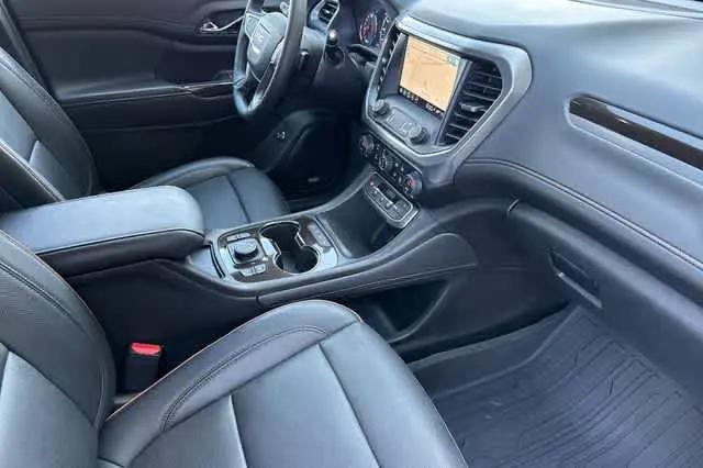 2023 GMC Acadia AWD AT4