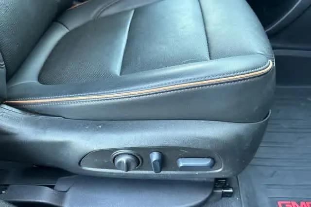 2023 GMC Acadia AWD AT4