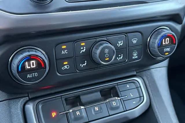 2023 GMC Acadia AWD AT4
