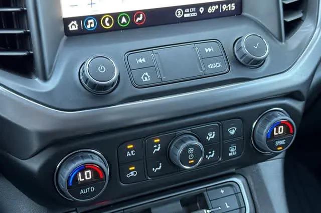 2023 GMC Acadia AWD AT4