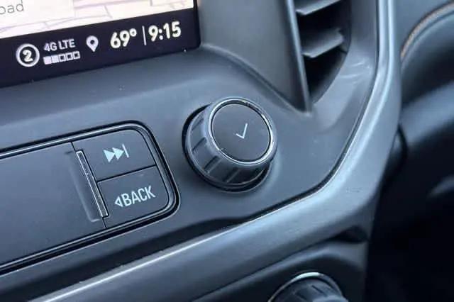 2023 GMC Acadia AWD AT4