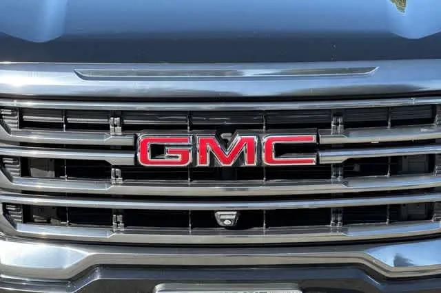 2023 GMC Acadia AWD AT4