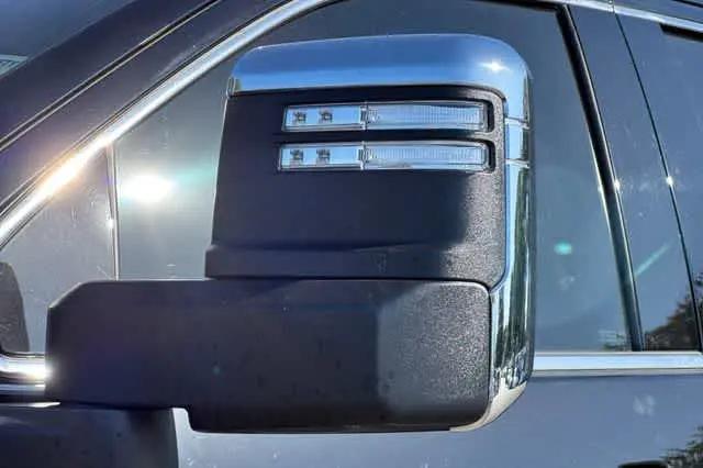 2024 GMC Sierra 2500HD 4WD Crew Cab Standard Bed Denali