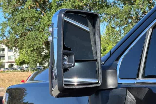 2024 GMC Sierra 2500HD 4WD Crew Cab Standard Bed Denali