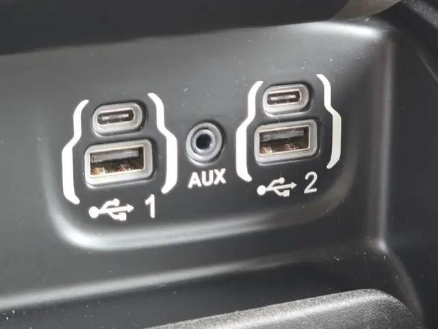 2019 Ram 1500 Laramie Crew Cab 4x4 5'7" Box
