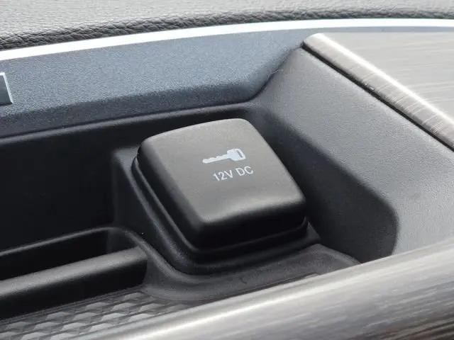 2019 Ram 1500 Laramie Crew Cab 4x4 5'7" Box