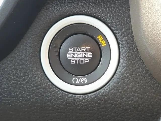 2019 Ram 1500 Laramie Crew Cab 4x4 5'7" Box