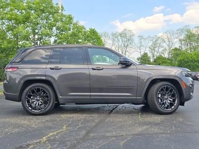 2025 Jeep Grand Cherokee Summit 4x4