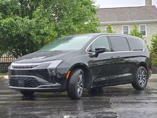 2027 Chrysler Pacifica Limited
