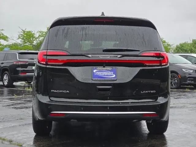 2027 Chrysler Pacifica Limited